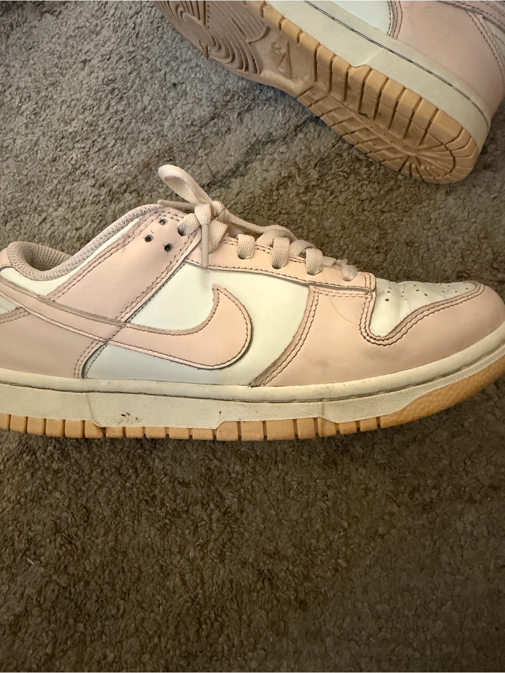 Nike Low-Top Sneakers in Pale Pink and White